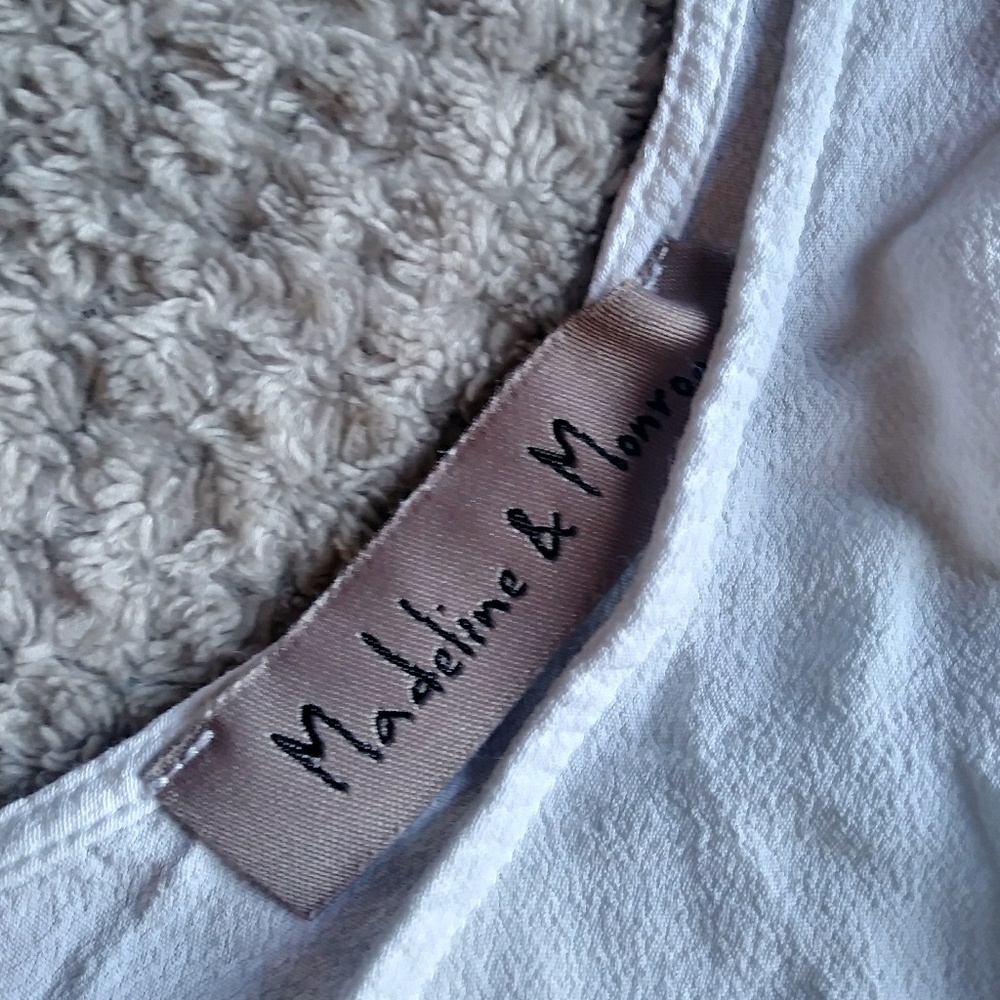 White Button Up Cropped Blouse Size XS - Picture 6 of 6